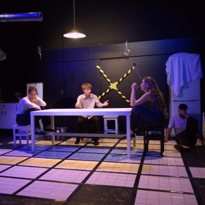 Opis: 15. FMR | Karaluchy | reż. Ma